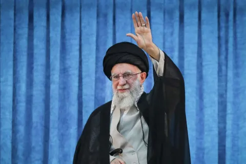 Иран прощается с Хаменеи: трёхдневная церемония в Тегеране