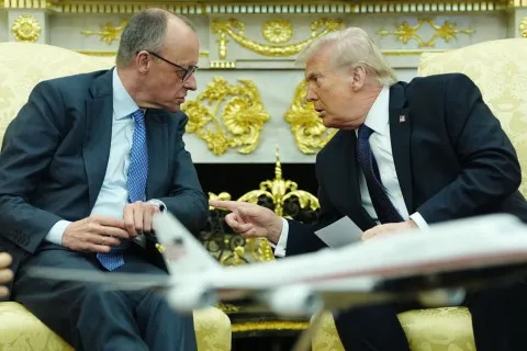 Ультиматум Мерца: німецький канцлер показав Трампу на карті, які території Україна не має права віддавати