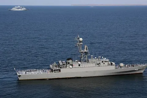 Иранский военный корабль потопили у берегов Шри-Ланки: десятки погибших, более сотни пропавших без вести