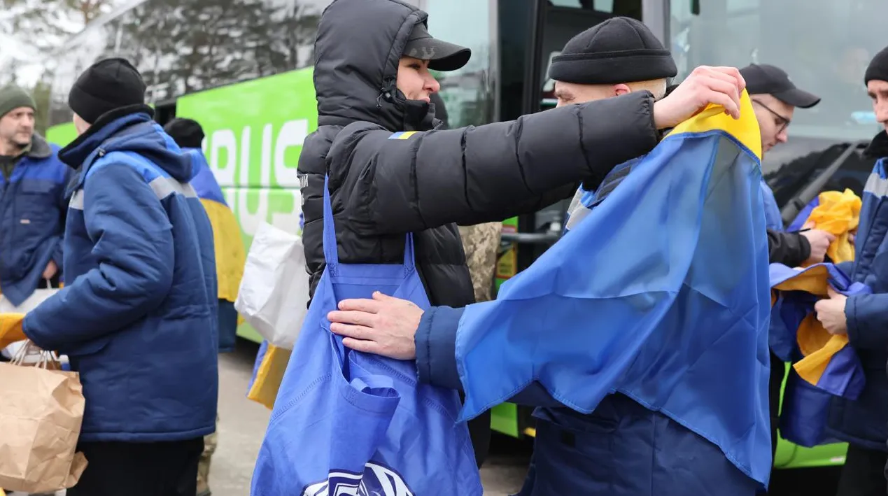 Довгоочікуваний обмін полоненими відбувся: 5 березня додому повернулись 200 військових - today.ua