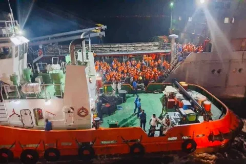 Шри-Ланка берет под контроль иранское судно: более 200 моряков эвакуировали на военную базу