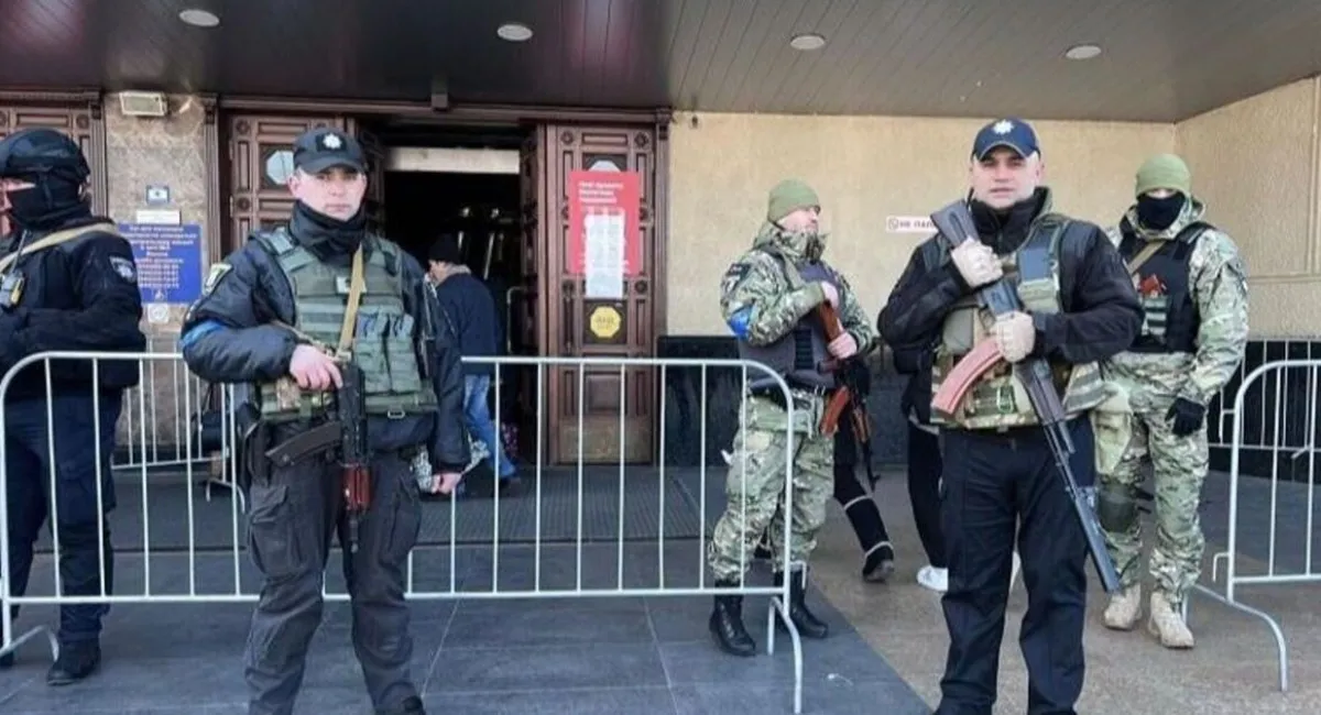 Встречают на вокзалах — без цветов, но настойчиво: ТЦК избрали новую тактику мобилизации - today.ua