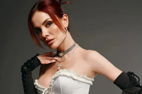 "Дуже хочеться додому": MamaRika не може вилетіти з Дубая і переносить концерти