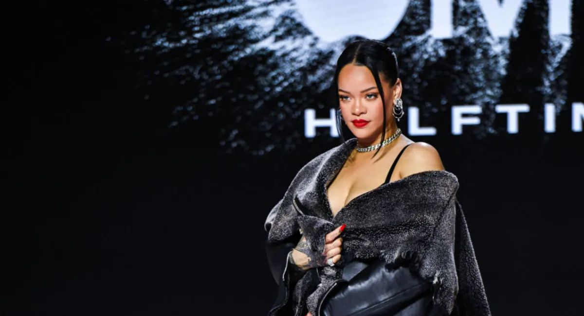 Дом Рианны обстреляли: что известно об атаке на певицу и её семью - today.ua