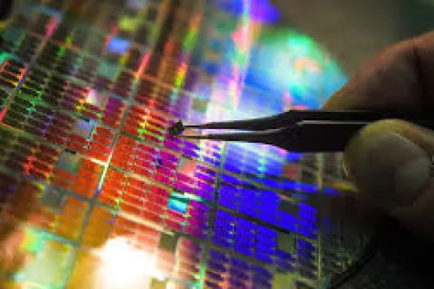 Війна на Близькому Сході може обвалити ринок чипів і підняти ціни на техніку