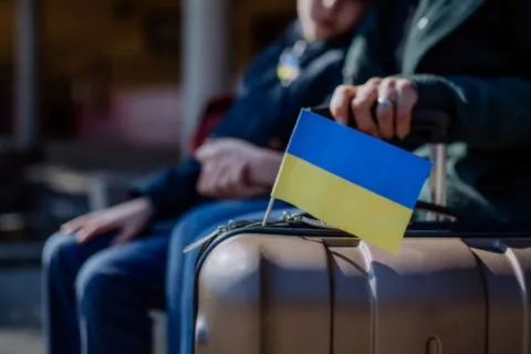 Європа змінює правила для українських біженців: що відбувається насправді