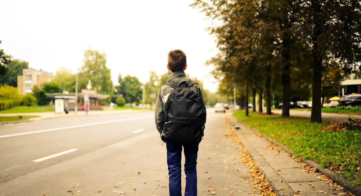 Дитина пропускає школу: коли за новими правилами можуть повідомити поліцію - today.ua