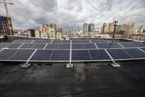 Солнечная энергия на крыше многоквартирного дома: как превратить в источник дохода