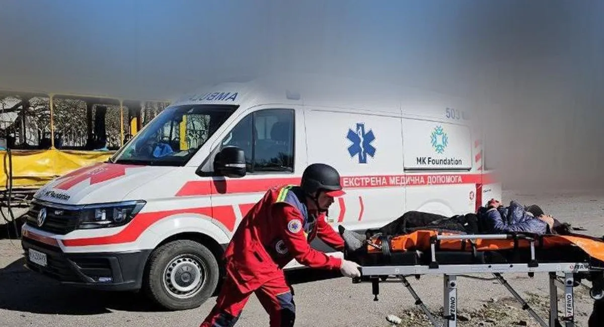 В Херсоні російський дрон знищив вщент маршрутку з людьми: кадри, від яких холоне кров - today.ua