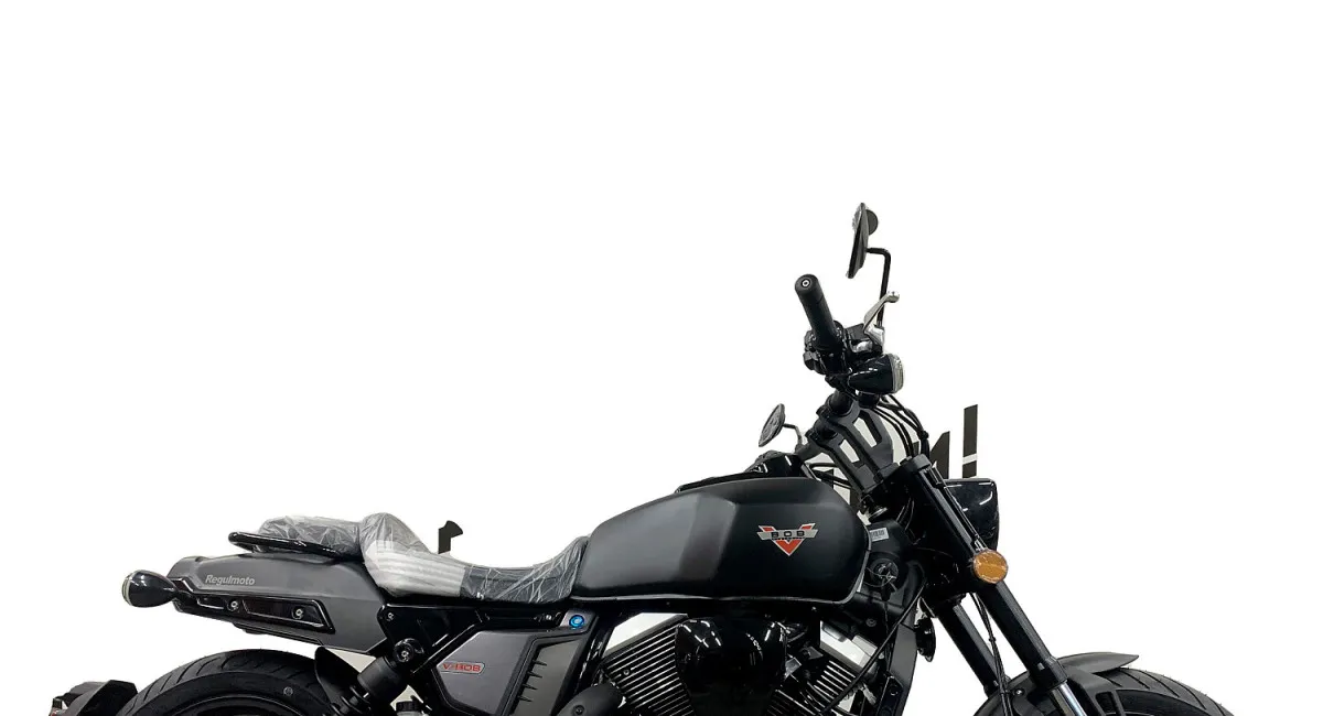 Байкер попал в ДТП и показал водителю лайк: видео стало вирусным - today.ua