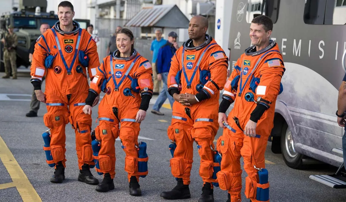Экипаж астронавтов, которые полетят к Луне, отправляют на карантин: что-то пытается помешать миссии Artemis II - today.ua
