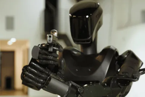 Фантоми на фронті: в Україні тестують бойових роботів