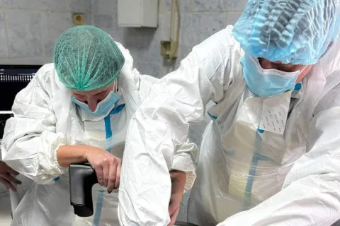 Шок в морге: во время идентификации репатриированного тела воина медики обнаружили ужасающую находку