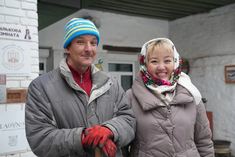 Юрист і поліглот з мітлою: незвична історія двірника із Сум, який знає 8 мов - today.ua