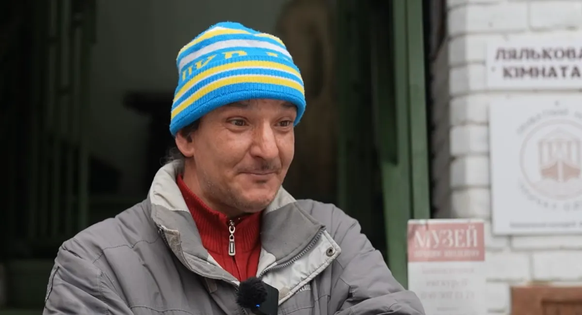 Юрист і поліглот з мітлою: незвична історія двірника із Сум, який знає 8 мов - today.ua