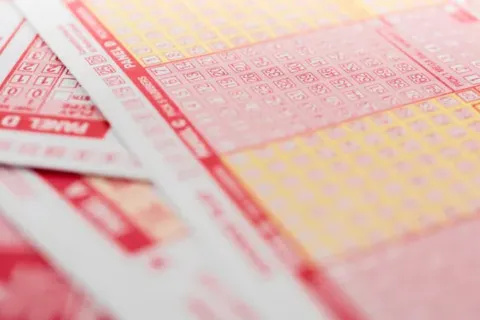 В Великобритании не могут найти победителя лотереи с выигрышем $14 млн: до дедлайна остались недели