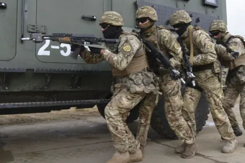 Генштаб резко меняет курс: украинских военных больше не будут обучать за границей