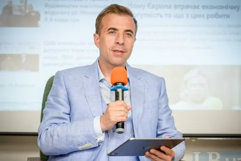 "Думаю, що економіка Росії зможе забезпечувати війну такої інтенсивності ще два роки", - експерт з економічного розвитку Андрій Длігач