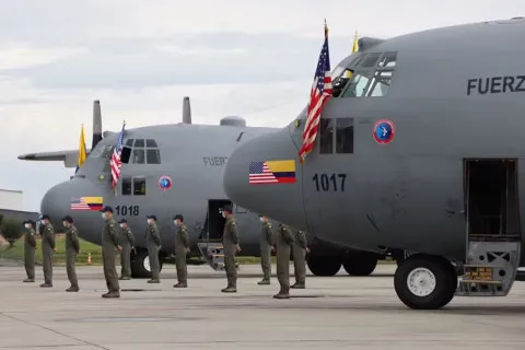 "Смертельне піке": у Колумбії розбився військовий літак C-130 Hercules із сотнею десантників на борту