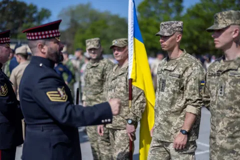 Украинские военные присоединятся к параду в честь Дня победы в Европе, - Reuters