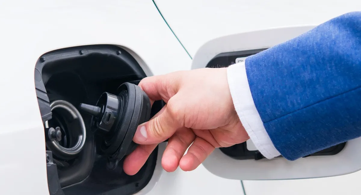 В Україні почав дорожчати бензин: скільки коштує заправити автомобіль - today.ua