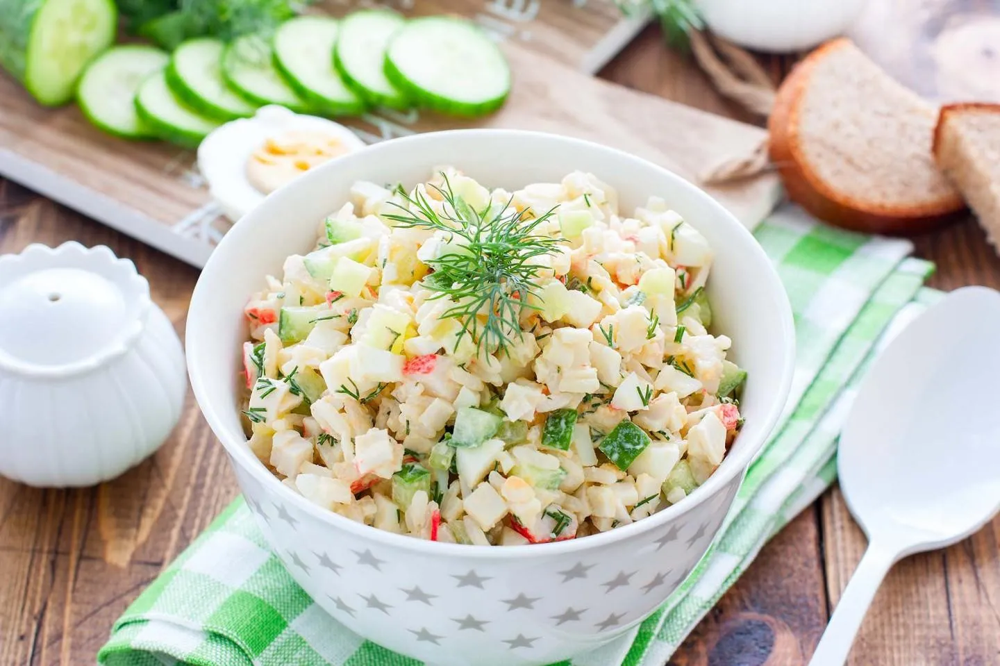 Крабовый салат: рецепт закуски, как в ресторане, но проще и дешевле  - today.ua