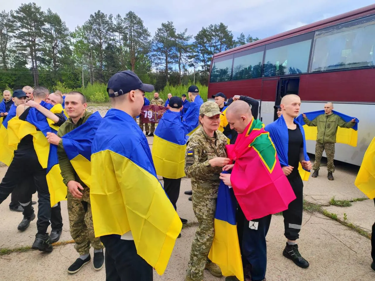 Наши – свободны: Зеленский сообщил о возвращении 205 украинцев из российского плена - today.ua