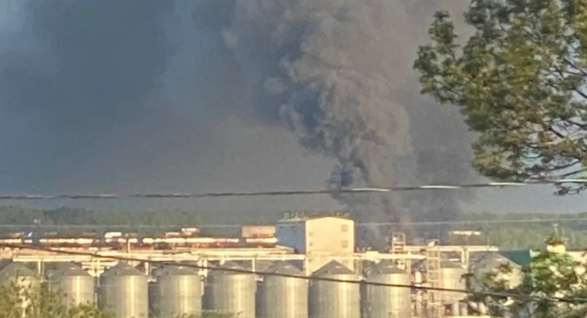 Київ хитрістю виманив російську ППО до Москви і завдав ударів по стратегічних об’єктах на периферії: там усе палає - today.ua