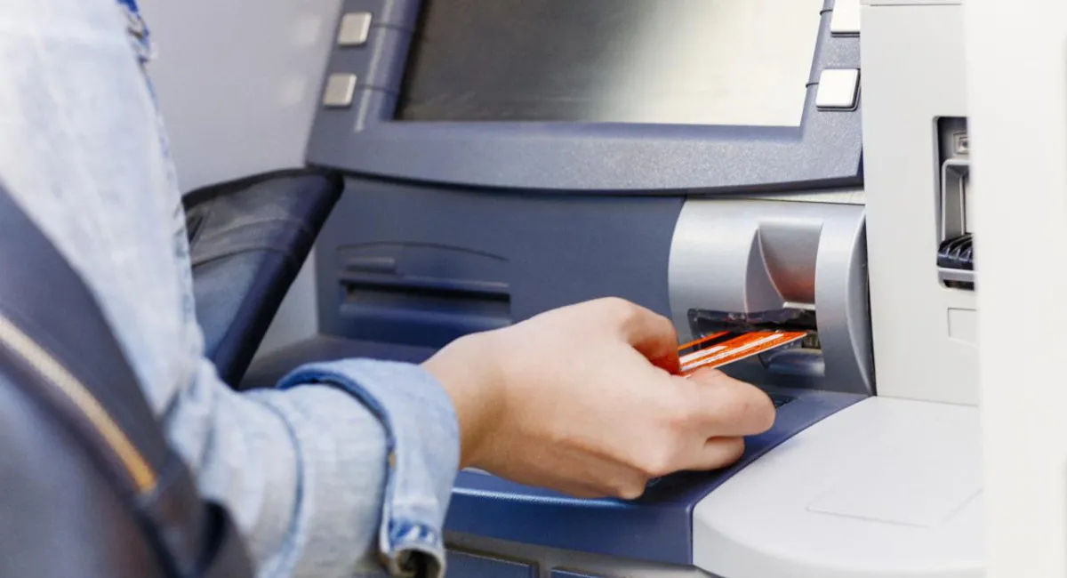 Банкомат не выдал списанные со счета деньги: что делать в подобной ситуации - today.ua