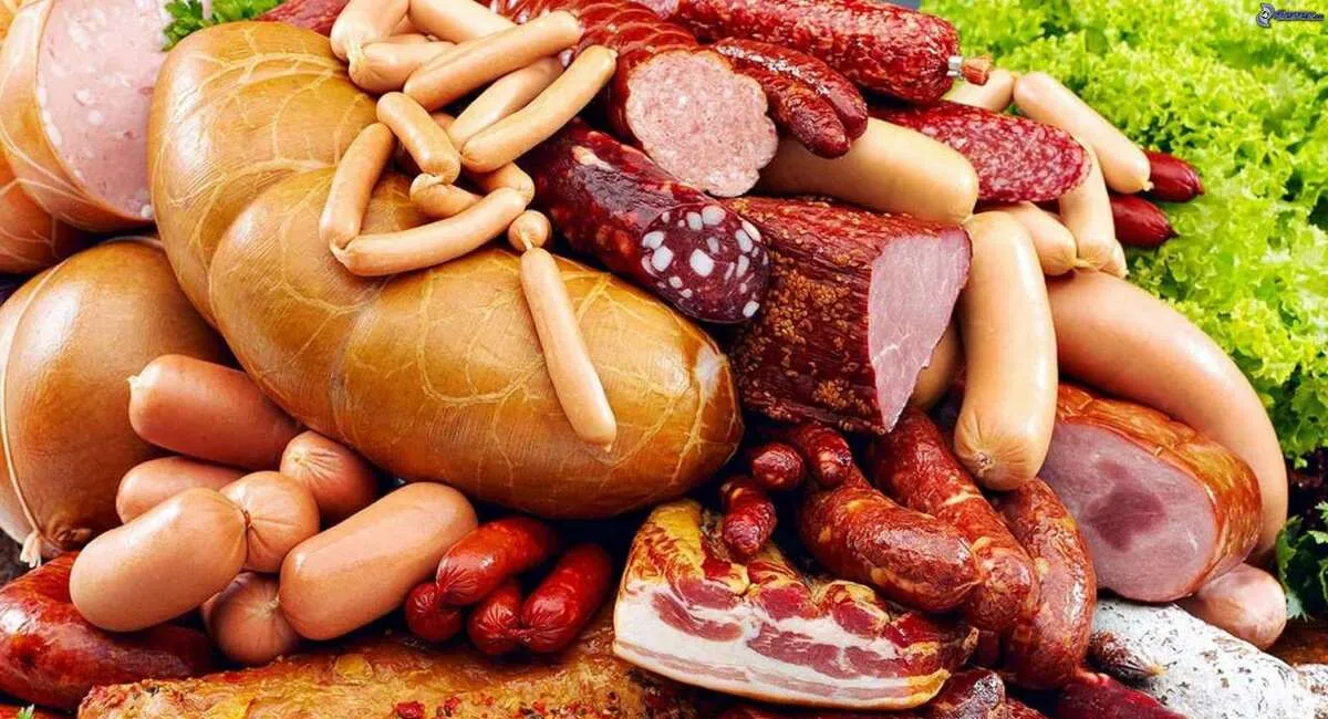 Медики назвали ковбасу, яку слід негайно виключити з раціону - today.ua