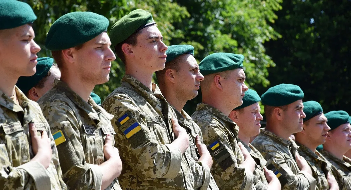 Нардепи запропонували заборонити шикування бійців ЗСУ під час війни - today.ua