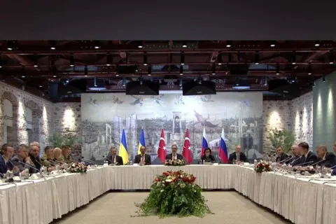 Никаких репараций и пять регионов Украины: стали известны требования РФ на переговорах в Турции