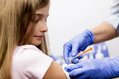 В Украине вводят обязательную вакцинацию от нового вируса