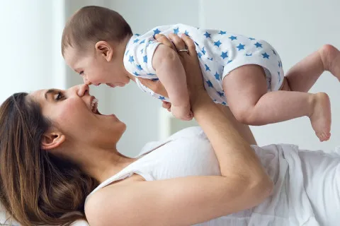 Государство существенно изменило размер помощи семьям с детьми: кому и сколько дадут за каждого малыша