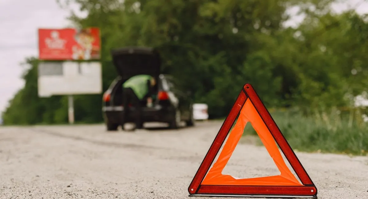 Водіям назвали п'ять речей, які мають бути в автомобілі - today.ua