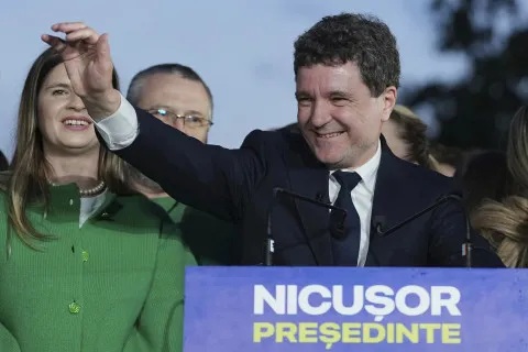 Новообраний президент Румунії зробив заяви щодо війни в Україні та відправки миротворців