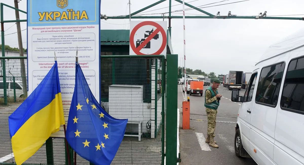 Українці по-новому проходитимуть кордон: у Держмитслужбі попередили громадян  - today.ua