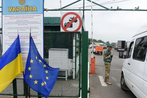 Українці по-новому проходитимуть кордон: у Держмитслужбі попередили громадян 