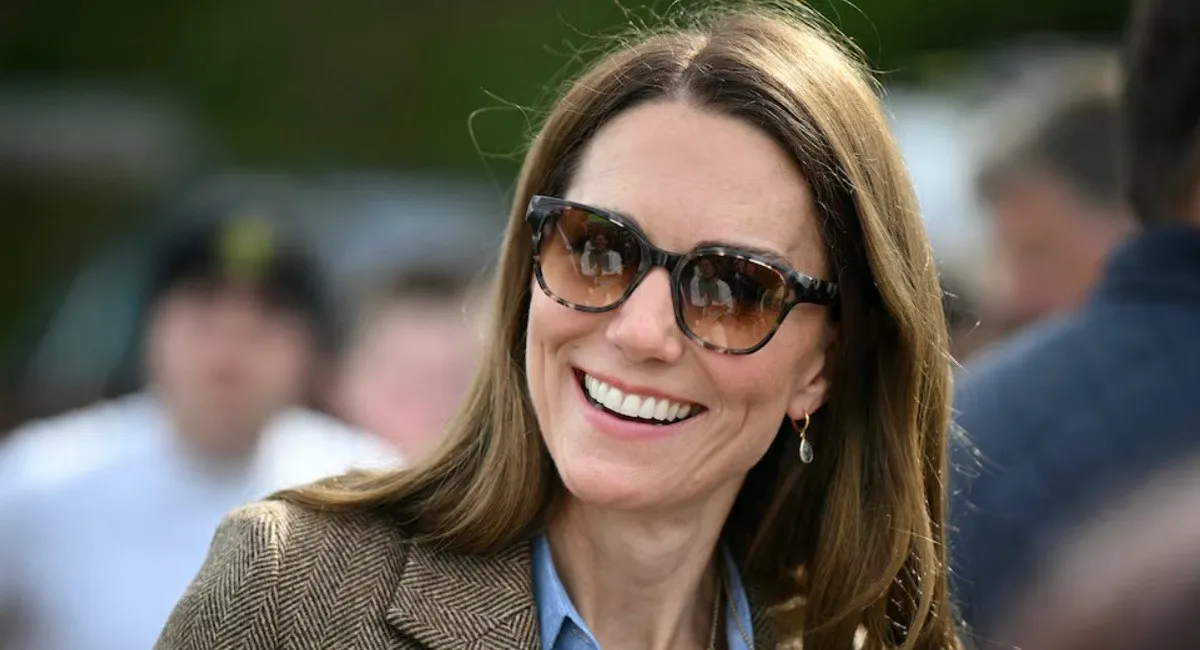 Пальто в стиле милитари и деревенский шик: Кейт Миддлтон показала новые стильные образы - today.ua