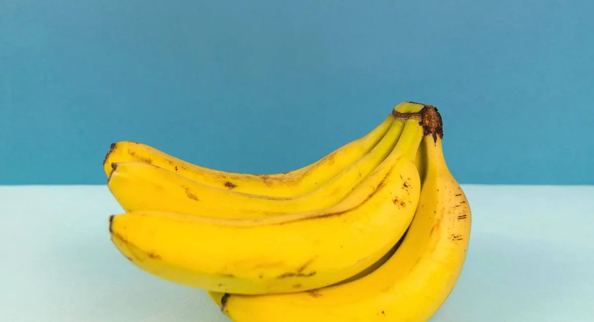 Дієтологи назвали п'ять вагомих причин їсти банани кожного дня - today.ua