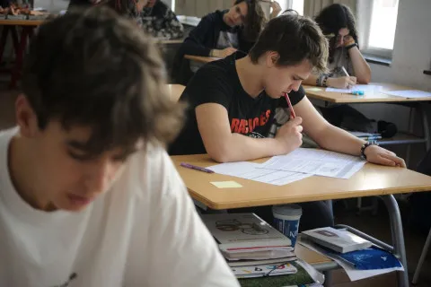 Майже половина українських підлітків не володіє базовою математикою, – дослідження