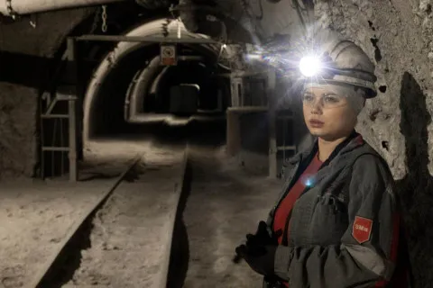 В Україні немає кому виконувати "чоловічу" роботу: яких спеціалістів гостро потребує ринок праці