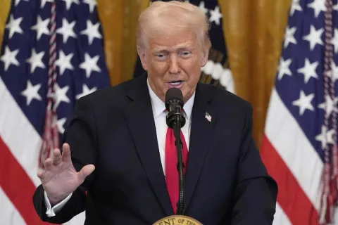 Трамп разочаровался в Путине и рассматривает введение новых санкций против РФ, - WSJ