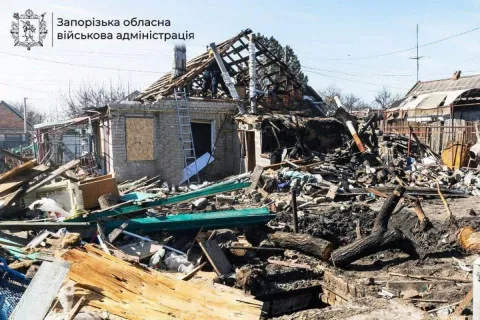 Оккупанты сбросили пять авиабомб на село в Запорожской области: есть жертвы