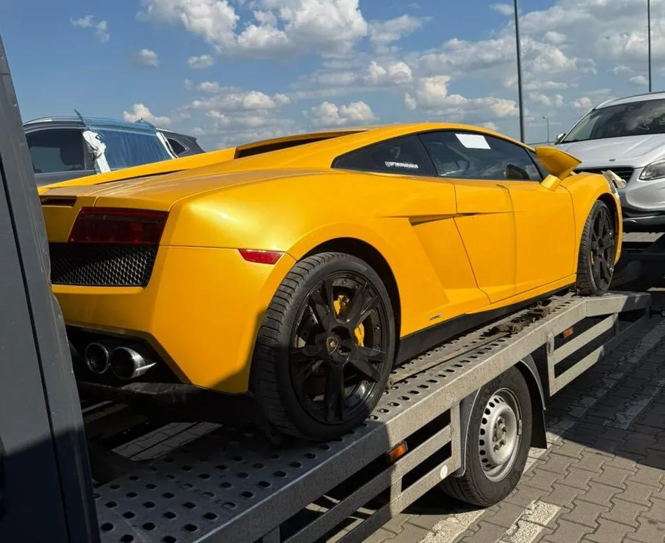 Львівські митники вилучили американський биток Lamborghini Gallardo - today.ua