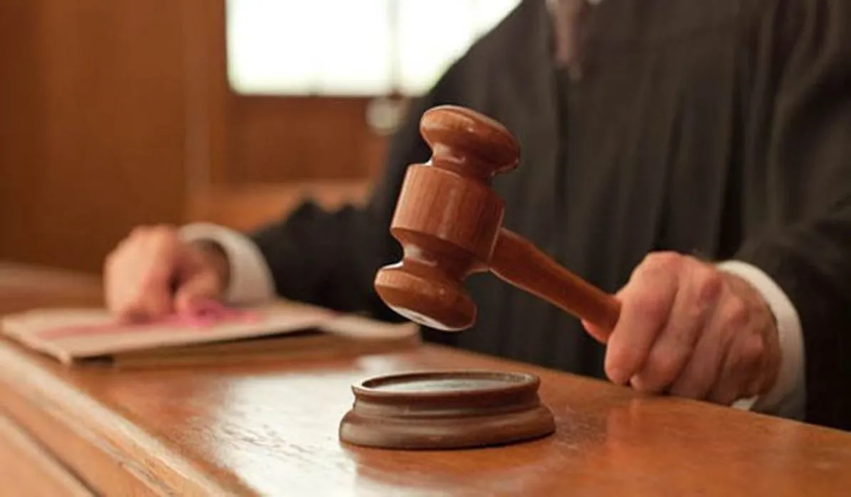 В Україні водіям дозволили їздити на автомобілях з тріщинами на лобовому склі - today.ua