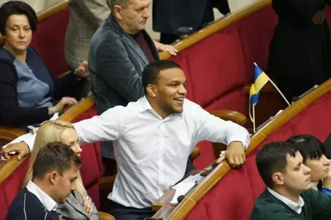 Из депутатского кресла в октагон: олимпийский чемпион Жан Беленюк ошеломил сменой деятельности