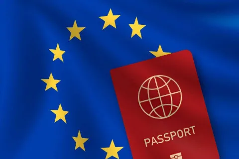 Украинцы могут получить гражданство ЕС за год: что для этого нужно