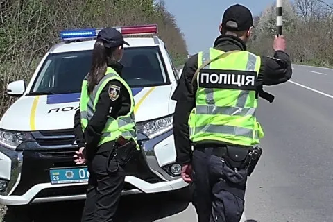 Уже не вернётся с дежурства: в Хмельницкой области водитель расстрелял экипаж полиции