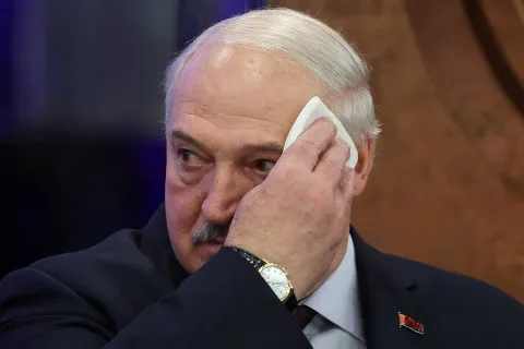 Лукашенко отчаянно пытается не дать Путину втянуть Беларусь в войну с Украиной: в чем причина